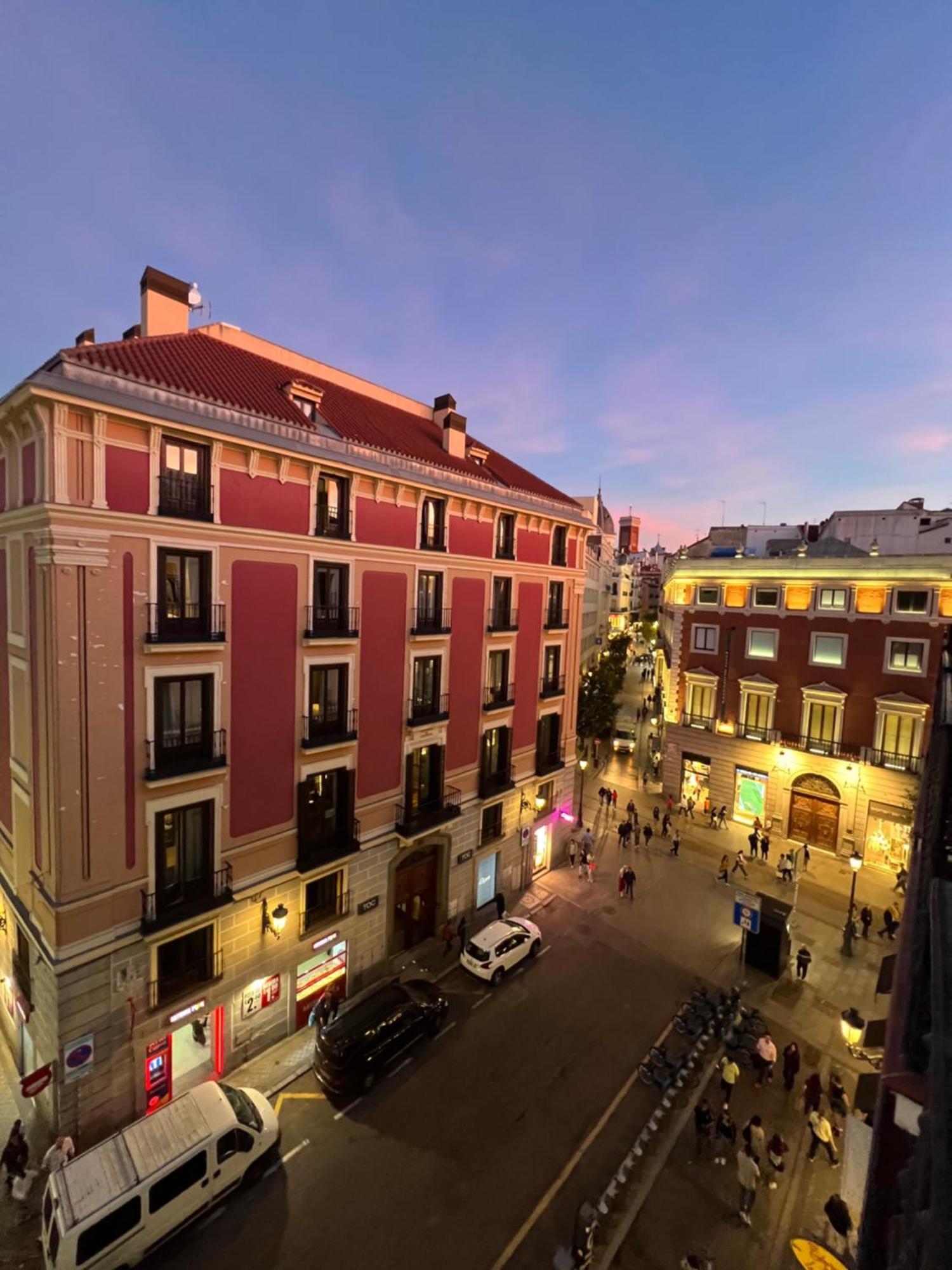 Albergue Miguel Angel Madrid Eksteriør billede