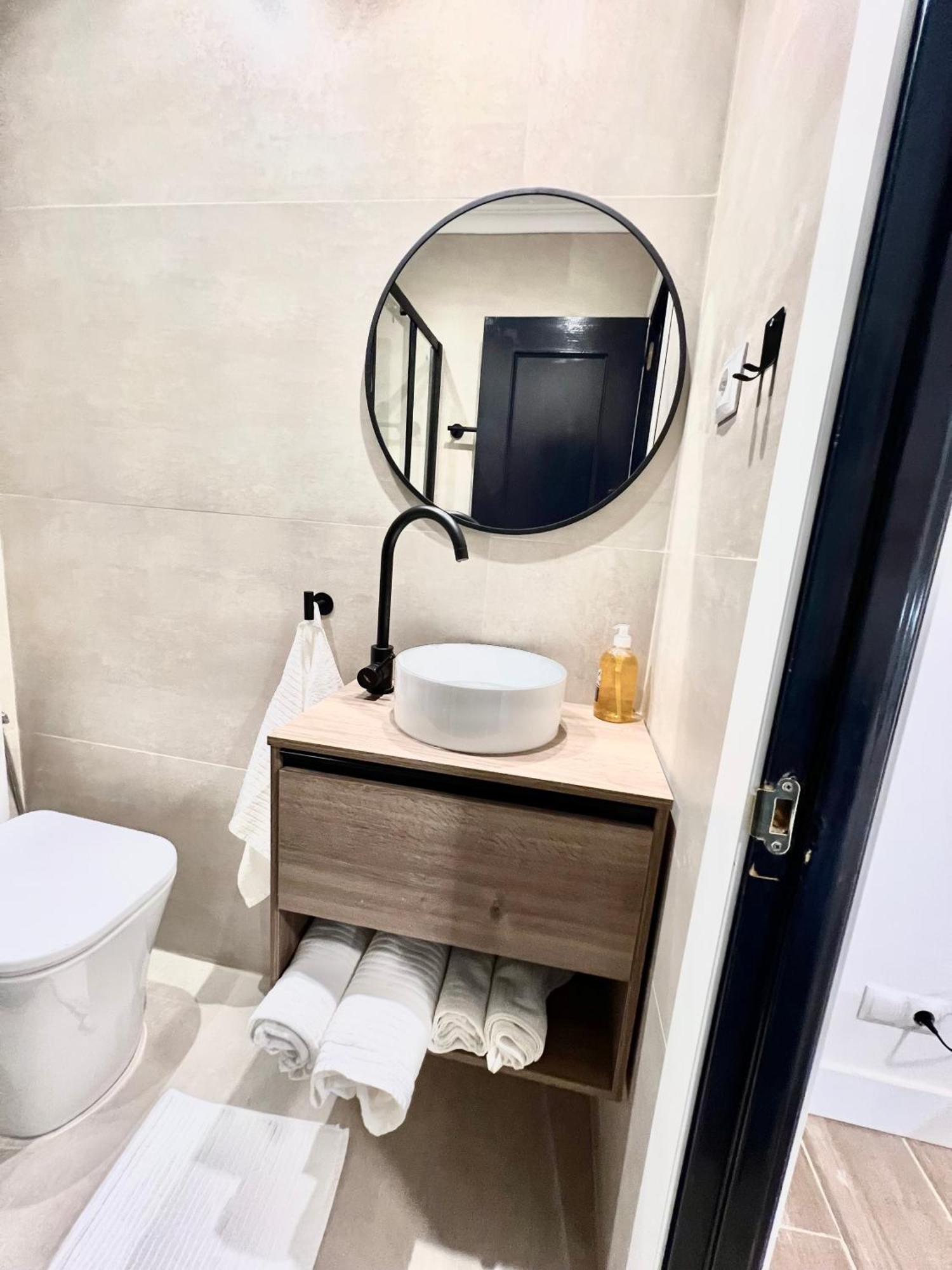 Albergue Miguel Angel Madrid Eksteriør billede